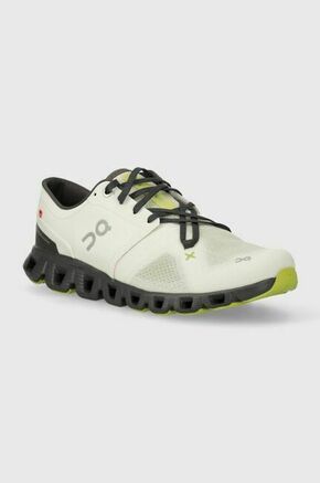 Tekaški čevlji On-running Cloud X 3 bela barva - bela. Tekaški čevlji iz kolekcije On-running. Model dobro stabilizira stopalo in ga dobro oblazini.