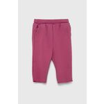 GAP otroške hlače - roza. Otroške hlače iz kolekcije GAP. Model narejen iz tanka, elastična tkanina.