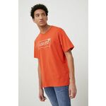 Levi's bombažna majica - oranžna. T-shirt iz zbirke Levi's. Model narejen iz tanka, elastična tkanina.