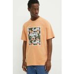 Bombažna kratka majica Vans moški, oranžna barva - oranžna. Kratka majica iz kolekcije Vans, izdelana iz tanke, elastične pletenine. Model iz izjemno udobne bombažne tkanine.