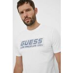 Kratka majica Guess moški, bela barva - bela. Kratka majica iz kolekcije Guess, izdelana iz elastične pletenine. Model iz izjemno udobne tkanine z visoko vsebnostjo bombaža.