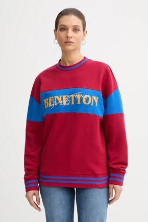 Bombažen pulover United Colors of Benetton x Stranger Things - bordo. Pulover iz kolekcije United Colors of Benetton