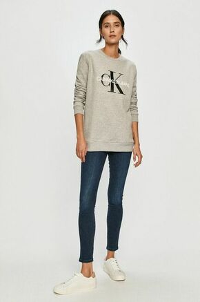 Calvin Klein Jeans Majica - siva. Pulover iz zbirke Calvin Klein Jeans. Model narejen iz tiskane tkanine.