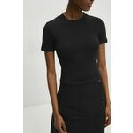 Kratka majica Answear Lab ženski, črna barva - črna. Oprijeta kratka majica iz kolekcije Answear Lab, izdelana iz tanke, elastične pletenine. Model iz izjemno udobne tkanine z visoko vsebnostjo bombaža.