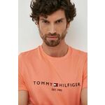 Bombažna kratka majica Tommy Hilfiger moški, oranžna barva - oranžna. Kratka majica iz kolekcije Tommy Hilfiger, izdelana iz tanke, elastične pletenine. Model iz tkanine, ki je izjemno prijetna na otip.