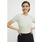 Kratka majica Calvin Klein ženska, bež barva, K20K206553 - bež. Kratka majica iz kolekcije Calvin Klein, izdelana iz enobarvne pletenine. Material z optimalno elastičnostjo zagotavlja popolno svobodo gibanja.
