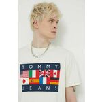 Bombažna kratka majica Tommy Jeans Archive Games moška, bež barva, DM0DM19545 - bež. Kratka majica iz kolekcije Tommy Jeans, izdelana iz pletenine s potiskom. Model iz izjemno udobne bombažne tkanine.