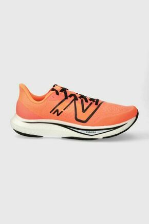 Tekaški čevlji New Balance FuelCell Rebel v3 oranžna barva - oranžna. Tekaški čevlji iz kolekcije New Balance. Model z vmesnim podplatom iz pene