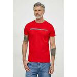 Bombažna kratka majica Tommy Jeans moški, rdeča barva - rdeča. Kratka majica iz kolekcije Tommy Jeans, izdelana iz elastične pletenine. Model iz zračne bombažne tkanine.