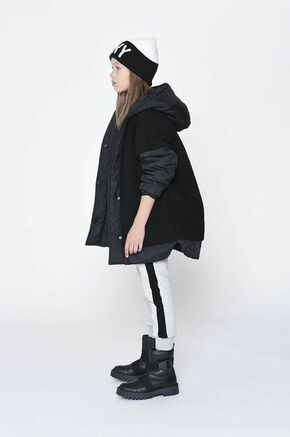 Otroška dvostranska jakna Dkny črna barva - črna. Otroška Jakna iz kolekcije Dkny. Delno podloženi model izdelan iz enobarvnega materiala.