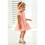 Obleka za dojenčka Mayoral roza barva - roza. Za dojenčke obleka iz kolekcije Mayoral. Nabran model, izdelan iz lahke tkanine. Modelu je priložen naglavni trak.