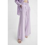 Hlače Twinset ženski, vijolična barva - vijolična. Hlače iz kolekcije Twinset izdelane iz enobarvne tkanine. Model iz izjemno udobne tkanine z visoko vsebnostjo bombaža.