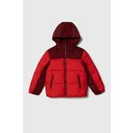 Otroška jakna Tommy Hilfiger rdeča barva - rdeča. Otroški jakna iz kolekcije Tommy Hilfiger. Podložen model, izdelan iz kombinacije različnih materialov. Prešiti model s sintetično izolacijo za dodatno udobje pri nižjih temperaturah.