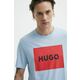 Bombažna kratka majica HUGO moški - modra. Ohlapna kratka majica iz kolekcije HUGO. Model izdelan iz tanke, elastične pletenine. Izjemno udoben material.