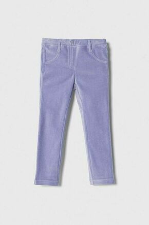 Otroške hlače United Colors of Benetton vijolična barva - vijolična. Otroški hlače iz kolekcije United Colors of Benetton. Model izdelan iz pletenine. Model iz izjemno udobne tkanine z visoko vsebnostjo bombaža.