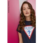 T-shirt Guess ženski, - mornarsko modra. T-shirt iz kolekcije Guess. Model izdelan iz tanke, rahlo elastične pletenine. Model iz posebne kolekcije za 10. rojstni dan Answear.