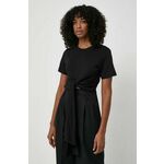 Kratka majica Silvian Heach ženski, črna barva - črna. Kratka majica iz kolekcije Silvian Heach, izdelana iz tanke, elastične pletenine. Model iz izjemno udobne tkanine z visoko vsebnostjo bombaža.