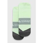 Nogavice adidas TERREX - zelena. Kratke nogavice iz kolekcije adidas TERREX. Model izdelan iz materiala, ki odvaja vlago.