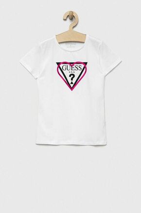 Otroška kratka majica Guess bela barva - bela. Otroške kratka majica iz kolekcije Guess. Model izdelan iz pletenine s potiskom. Model iz izjemno udobne tkanine z visoko vsebnostjo bombaža.