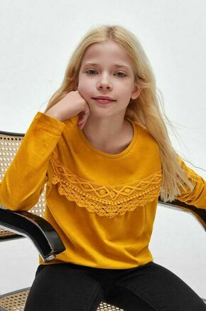 Otroška dolga majica Mayoral rumena barva - rumena. Otroške Majica z dolgimi rokavi iz kolekcije Mayoral. Model izdelan iz pletenine z nalepko. Model iz izjemno udobne tkanine z visoko vsebnostjo bombaža.