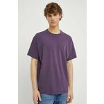 Bombažna kratka majica Levi's moški, vijolična barva - vijolična. Ohlapna kratka majica iz kolekcije Levi's, izdelana iz tanke, elastične pletenine. Model iz izjemno udobne bombažne tkanine.