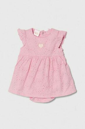 Otroška bombažna obleka Guess roza barva - roza. Obleka za dojenčke iz kolekcije Guess. Nabran model