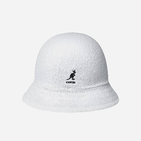 Dvostranski klobuk Kangol bela barva - bela. Klobuk iz kolekcije Kangol. Model z ozkim robom