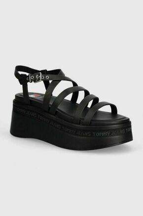 Usnjeni sandali Tommy Jeans TJW STRAPPY WEDGE SANDAL črna barva