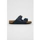 Birkenstock natikači Arizona Navy - mornarsko modra. Natikači iz kolekcije Birkenstock. Model izdelan iz sintetičnega materiala. Ta model je zasnovan za standardno stopalo.