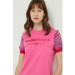 Kratka majica Desigual ženski, roza barva - roza. Kratka majica iz kolekcije Desigual, izdelana iz tanke, elastične pletenine. Model iz izjemno udobne tkanine z visoko vsebnostjo bombaža.
