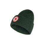 Volnena kapa Fjallraven 1967 Logo zelena barva - zelena. Kapa iz kolekcije Fjallraven. Model izdelan iz materiala z nalepko. Volna vas zaradi svojih visokih termoregulacijskih lastnosti greje, ko je hladno, in hladi, ko je toplo.