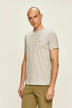Bombažen t-shirt Lacoste siva barva - siva. T-shirt iz kolekcije Lacoste. Model izdelan iz enobarvne pletenine.