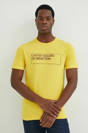 Bombažna kratka majica United Colors of Benetton rumena barva - rumena. Kratka majica iz kolekcije United Colors of Benetton. Model izdelan iz pletenine s potiskom.