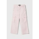 Otroške hlače Guess roza barva - roza. Otroški hlače iz kolekcije Guess. Model izdelan iz enobarvne tkanine. Model iz izjemno udobne tkanine z visoko vsebnostjo bombaža.