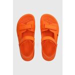 Otroški sandali Geox SANDAL FUSBETTO oranžna barva - oranžna. Otroški sandali iz kolekcije Geox. Model je izdelan iz ekološkega usnja. Model z gumijastim podplatom, ki je trpežen in odporen na poškodbe.