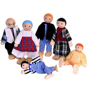Lesnate lutke za hišo