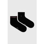 Nogavice Tommy Hilfiger 2-pack moški, črna barva - črna. Visoke nogavice iz kolekcije Tommy Hilfiger. Model izdelan iz elastičnega, vzorčastega materiala. V kompletu sta dva para. Izjemno udoben material.