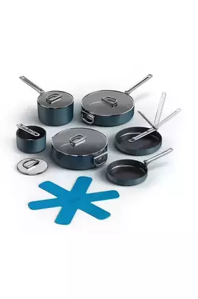 Set loncev z zložljivimi ročaji Joseph Joseph Space 6-pack - pisana. Set loncev z zložljivimi ročaji iz kolekcije Joseph Joseph. Model izdelan iz nerjavečega jekla in stekla.