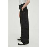 Bombažne hlače Levi's BAGGY CARGO črna barva - črna. Hlače iz kolekcije Levi's. Model izdelan iz enobarvne tkanine. Model iz izjemno udobne in zračne tkanine je idealen za toplejše letne čase.