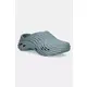 Natikači Crocs Echo Wave Clog - turkizna. Natikači iz kolekcije Crocs. Model je izdelan iz sintetičnega materiala. Model z mehkim, oblikovanim vložkom zagotavlja udobje.