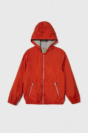 Otroška jakna United Colors of Benetton rdeča barva - rdeča. Otroški jakna iz kolekcije United Colors of Benetton. Nepodložen model