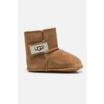 UGG zimska obutev - rjava. Zimski čevlji iz kolekcije UGG. Podloženi model izdelan iz semiš usnja.