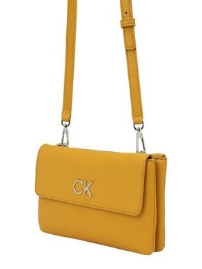 Torbica Calvin Klein zlata barva - zlata. Majhna torbica iz kolekcije Calvin Klein. na zapenjanje