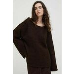 Volnen pulover Lovechild ženski, rjava barva - rjava. Pulover iz kolekcije Lovechild. Model izdelan iz enobarvne pletenine. Visoka vsebnost volne zagotavlja zaščito pred mrazom, dodatek poliamida pa povečuje trpežnost izdelka.