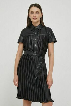Obleka Dkny črna barva - črna. Obleka iz kolekcije Dkny. Model izdelan iz enobarvne tkanine. Poliester zagotavlja večjo odpornost na gubanje.