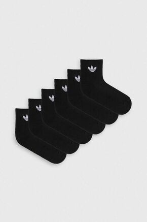 Nogavice adidas Originals 6-pack črna barva - črna. Visoke nogavice iz kolekcije adidas Originals. Model izdelan iz elastičnega materiala. V kompletu je šest parov. Izjemno udobna tkanina z visoko vsebnostjo bombaža.