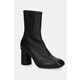 Usnjeni gležnarji Ecco Sculpted Alba 65 Boot ženski, črna barva, 234813-51052 - črna. Gležnarji iz kolekcije Ecco. Model je izdelan iz naravnega usnja. Model se s prilagodljivim zgornjim delom zlahka prilagodi stopalu.