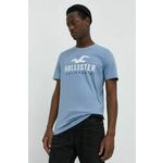 Bombažna kratka majica Hollister Co. moški - modra. Kratka majica iz kolekcije Hollister Co. Izdelana iz tanke, elastične pletenine. Model iz izjemno udobne bombažne tkanine.