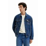 Jeans jakna Desigual moška - modra. Jakna iz kolekcije Desigual. Nepodloženi model izdelan iz jeansa.