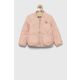 Otroška jakna Guess roza barva - roza. Otroški jakna iz kolekcije Guess. Podložen model, izdelan iz iz gladke tkanine. Lahek, izjemno trpežen material.